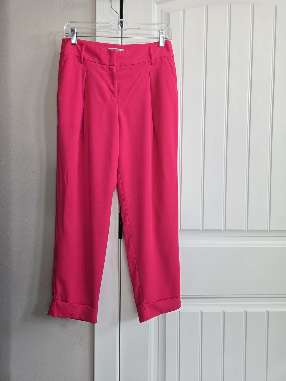 Cropped Tailored Pants in Bright Pink